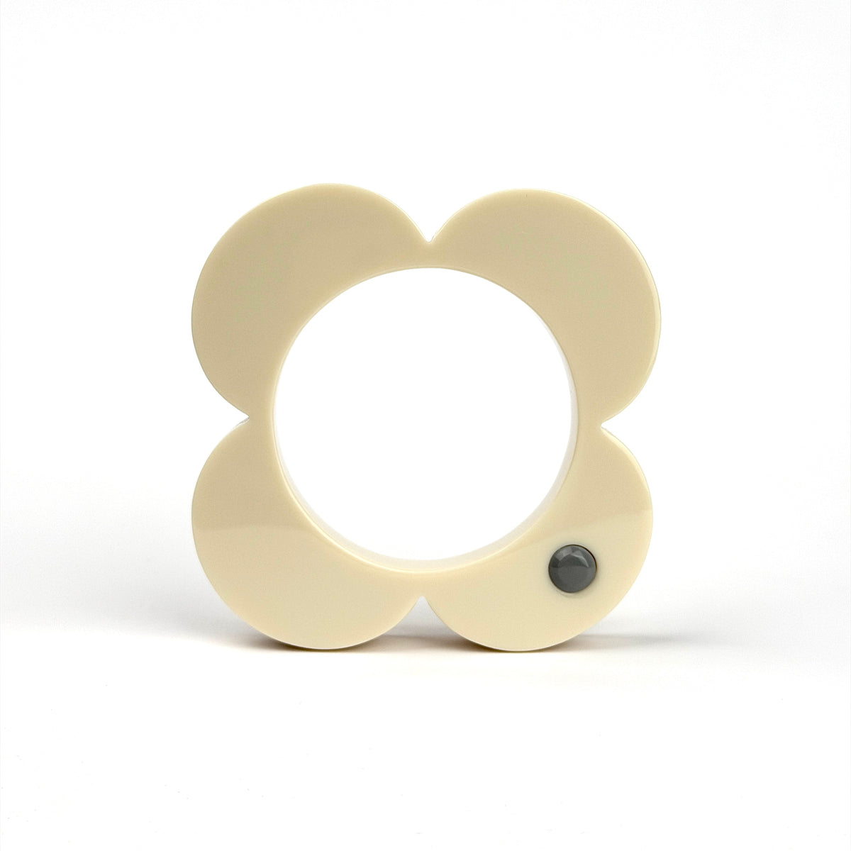 Hanover Bangle - Antique white
