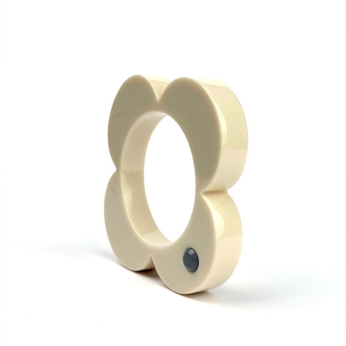 Hanover Bangle - Antique white